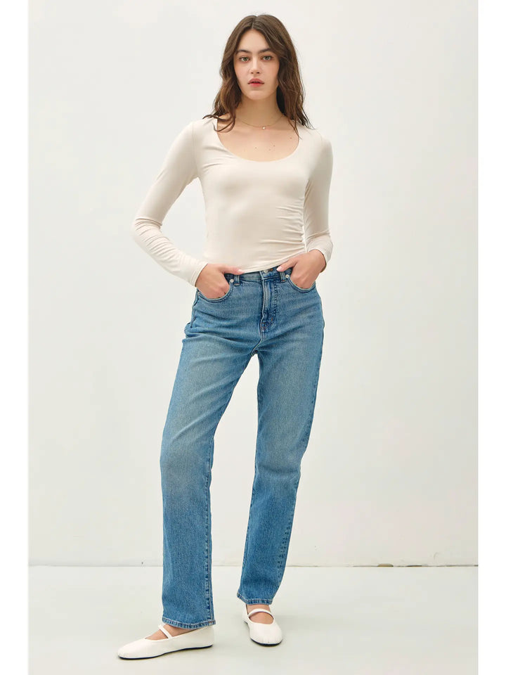 Cropped Scoop Neck Long Sleeve Top